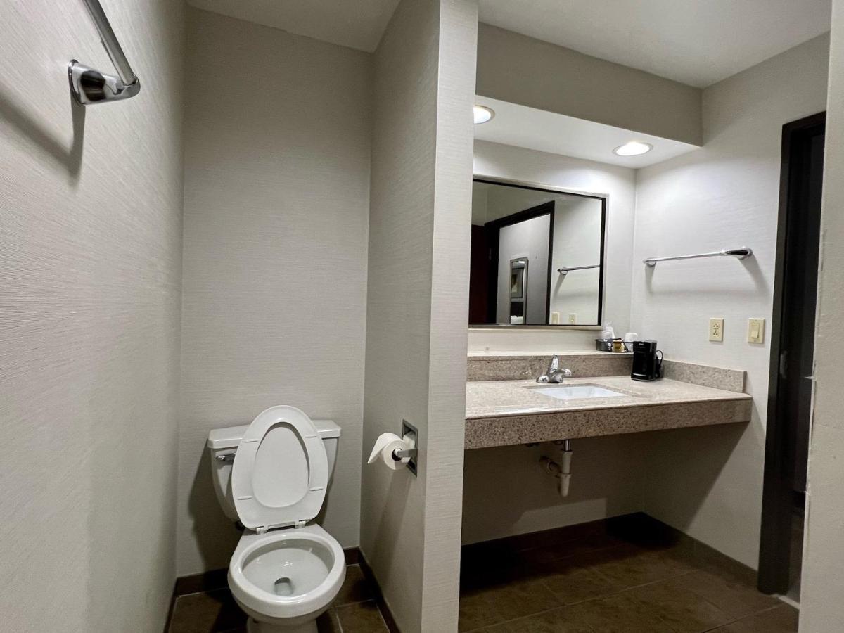 Hometowne Studios & Suites Washington Exteriör bild