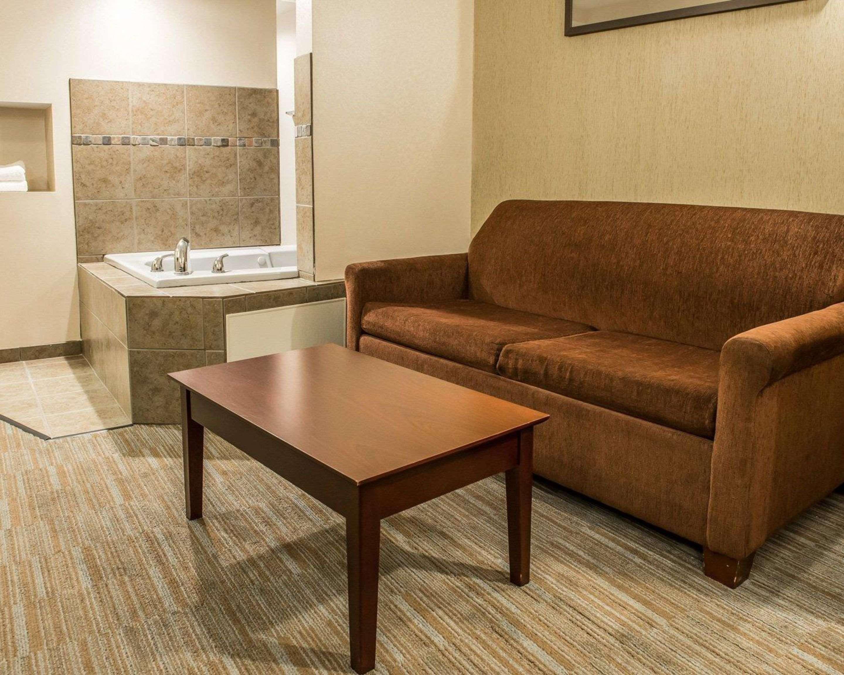 Hometowne Studios & Suites Washington Exteriör bild